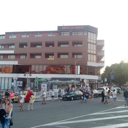 La Piazza Primorsko Rooms & Apartments מראה חיצוני תמונה