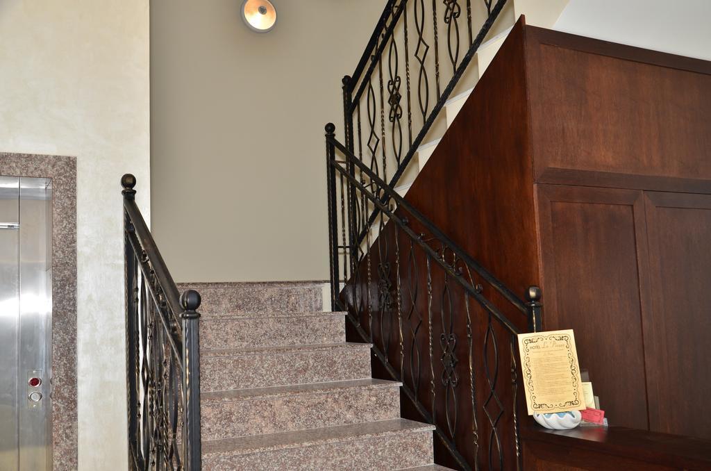 La Piazza Primorsko Rooms & Apartments מראה חיצוני תמונה