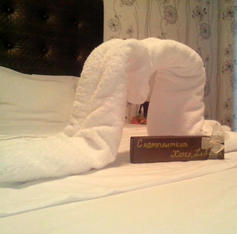 La Piazza Primorsko Rooms & Apartments מראה חיצוני תמונה